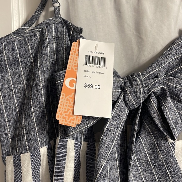 Dress - Picture 3 of 3